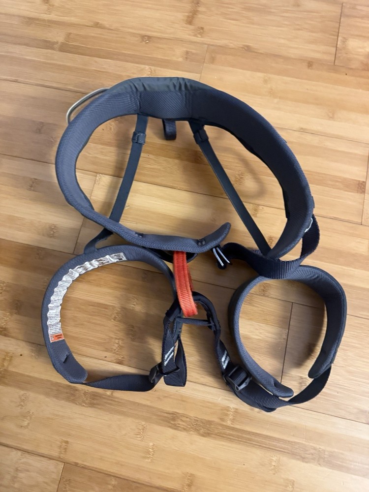 Black Diamond Climbing Harness Size Small