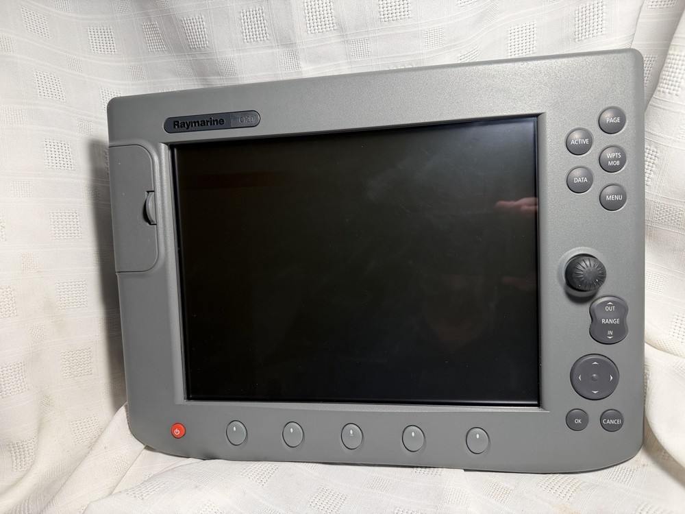 RAYMARINE C120 E02022 GPS CHART PLOTTER FISHFINDER RADAR MFD DISPLAY UNIT