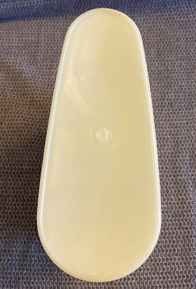 Vtg. Tupperware Beverage Pitcher/Container 510-4 (No handle)