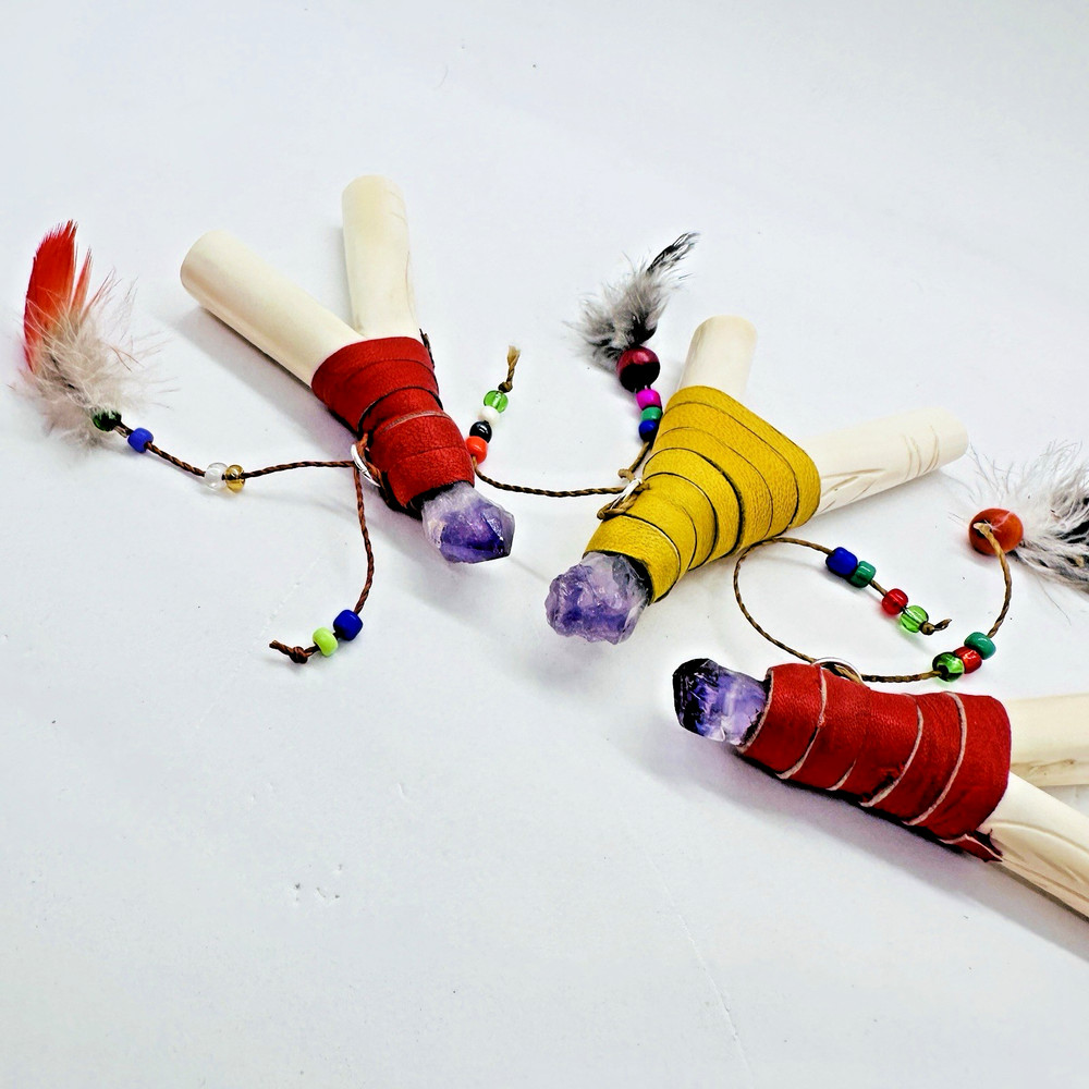 Kuripe Pipe with Feather, Leather and Amethyst | Llama Bone