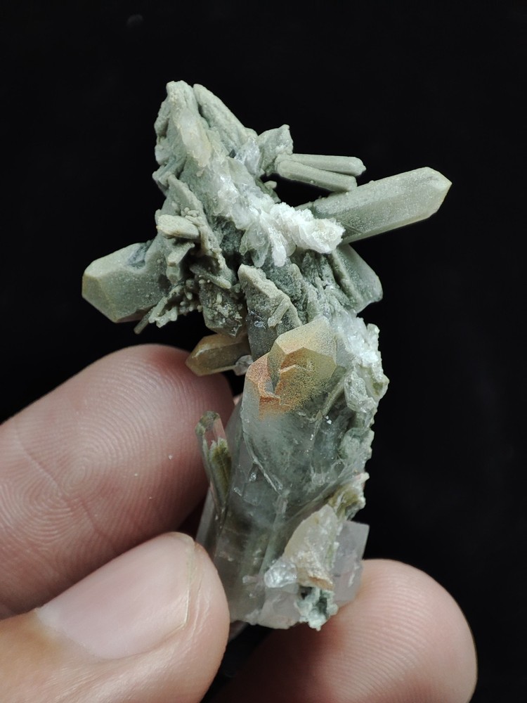 Chlorite Quartz Crystal with Having Beautiful Growth-Pk