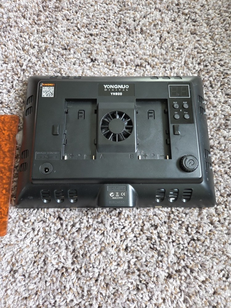 YONGNUO YN900 Wireless LED Studio Video Panel Light Only