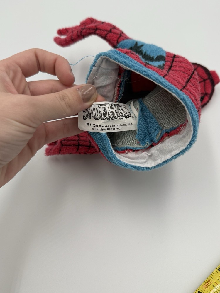 2004 Marvel Spider Man Cloth Hand Puppet. Collectable.