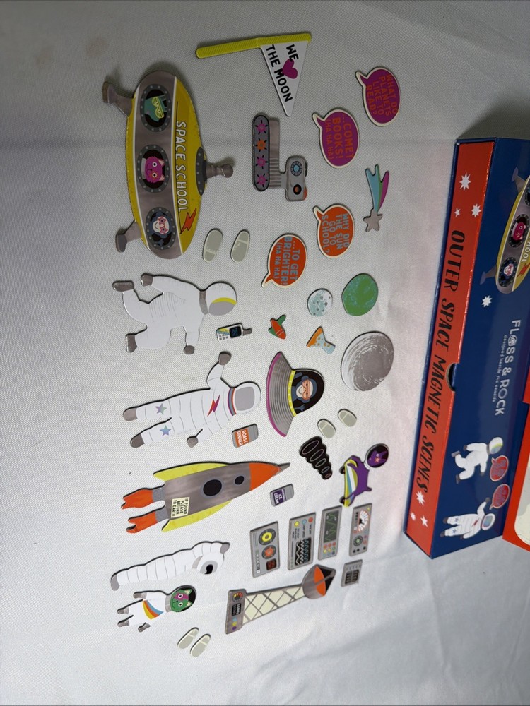 Floss & Rock Magnetic Scenes Playset - Outer Space