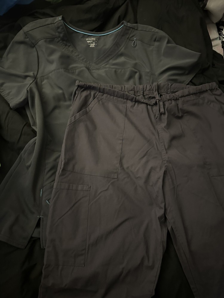 Grey scrubs set 🩶