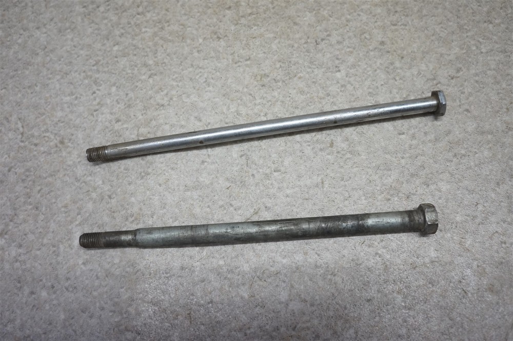 1972 72 CZ 250 Bolts