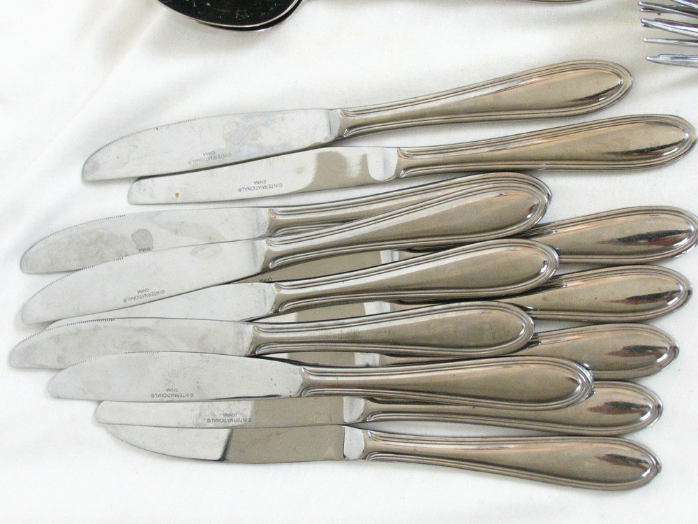 42 Pcs Ins636 International Silver Stainless Flatware Set Glossy 18/10
