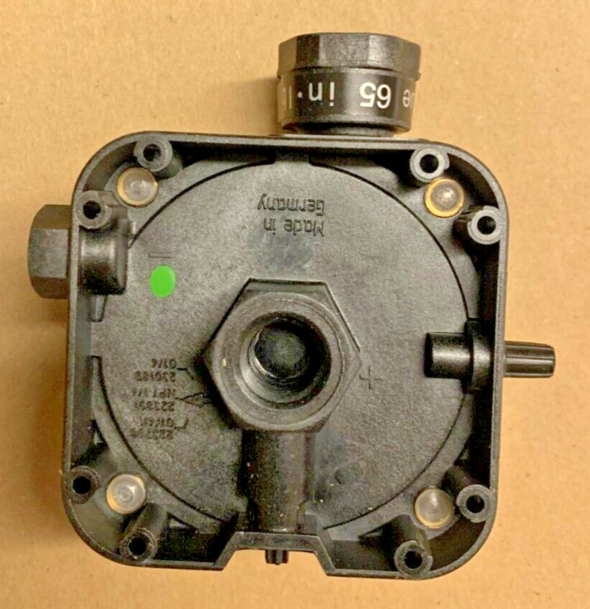 Giles 20390 Vacuum Switch, Adjustable