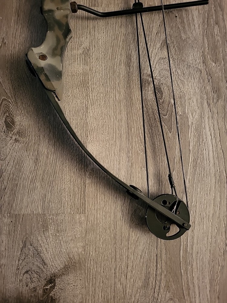 Beartooth Hunter Alpine Series Compound Bow