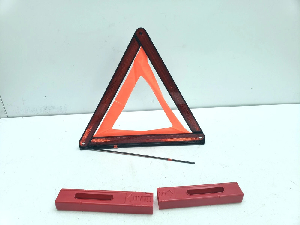 AUDI A6 C7 EMERGENCY WARNING TRIANGLE 8T0860251 2011