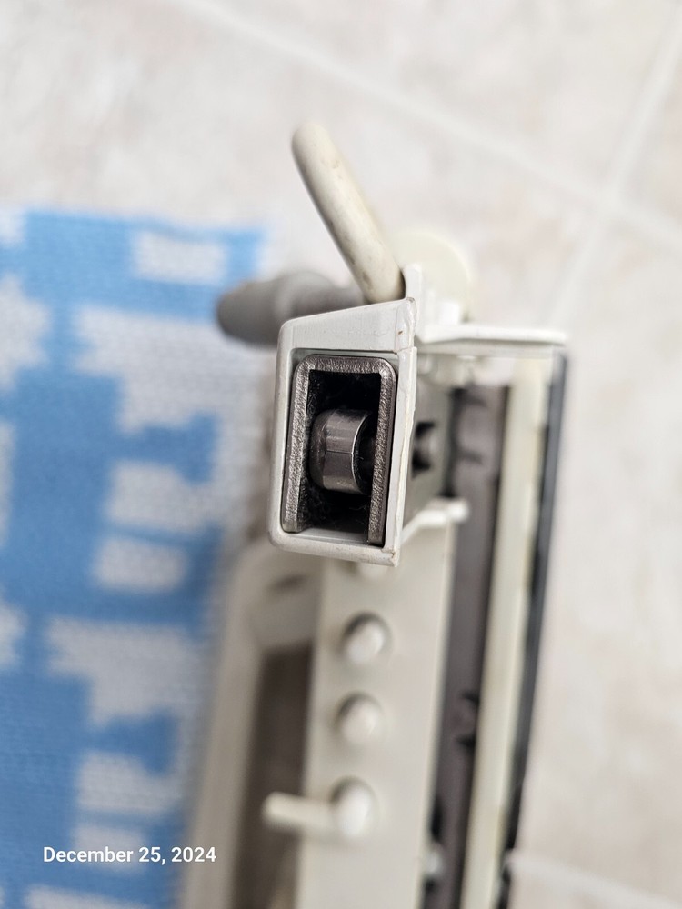 Passap E6000 Knitting Machine Front Lock (Carriage) - TESTED