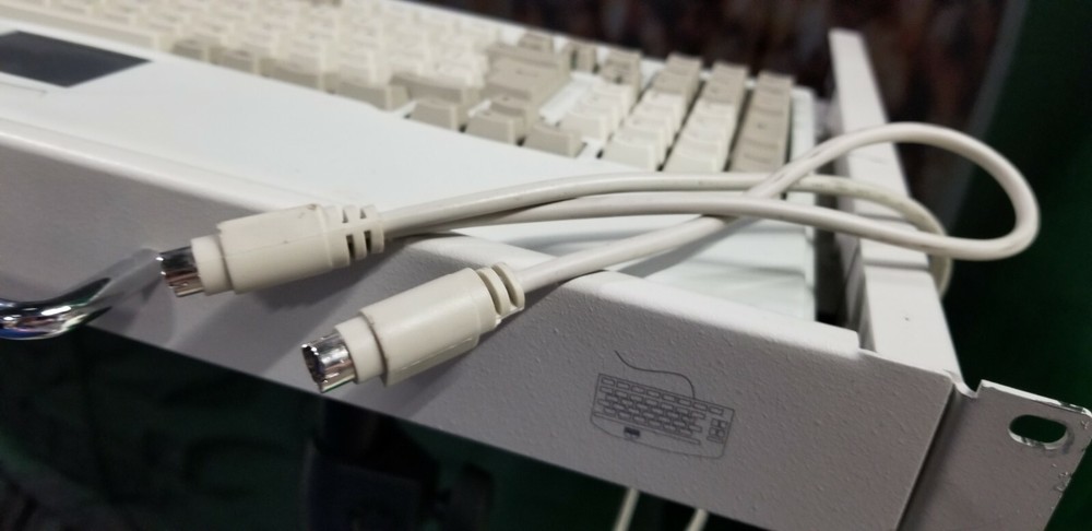 Rack Mount Keyboard/touchpad pull out