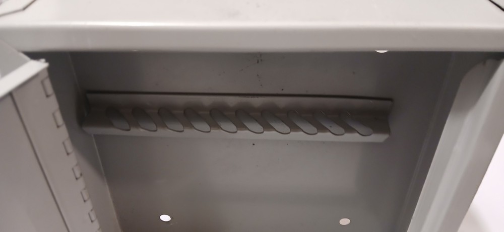 Security Locking Wall Mount Key Lock Cabinet W/2 Keys