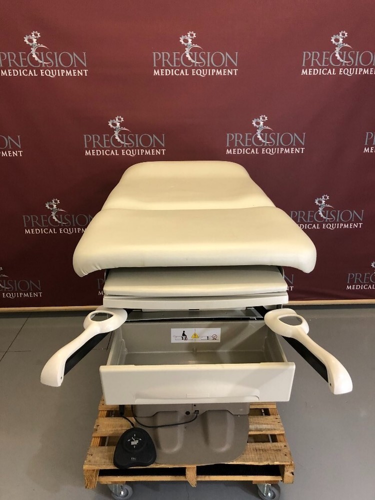 Midmark 223 Power Exam Table