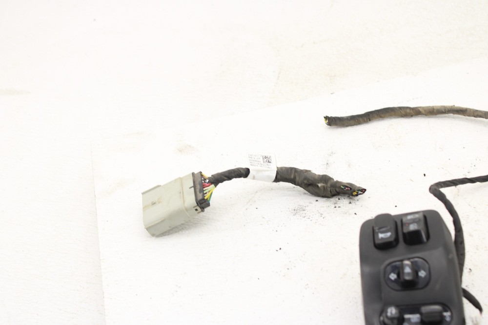 14-23 Indian Chieftain Right/Left Control Switch