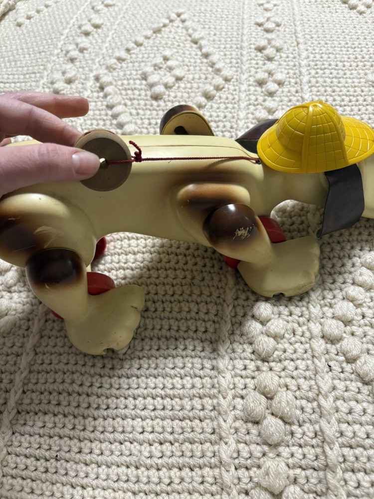 VTG 1970s Hasbro Digger The Hound Pull Toy (works)