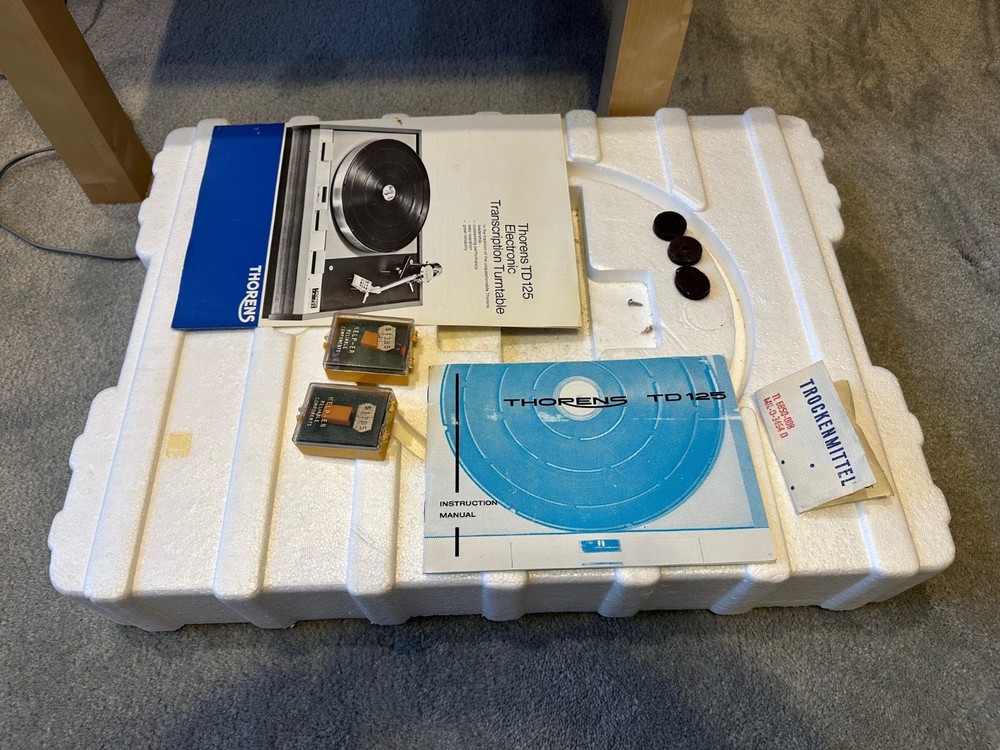 Thorens TD 125 Turntable, Original box, Nice!! Updated Ad