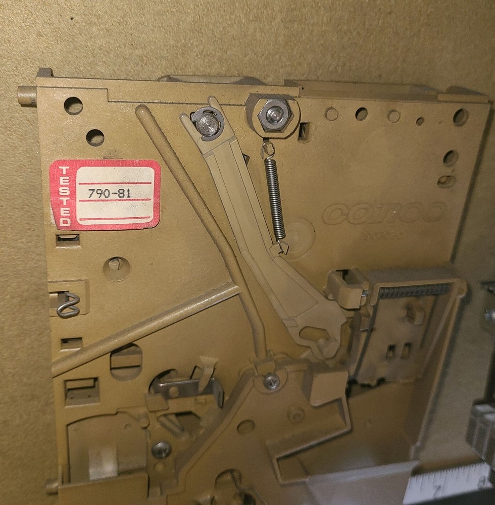 Coinco coin acceptor with jukebox bracket - untested