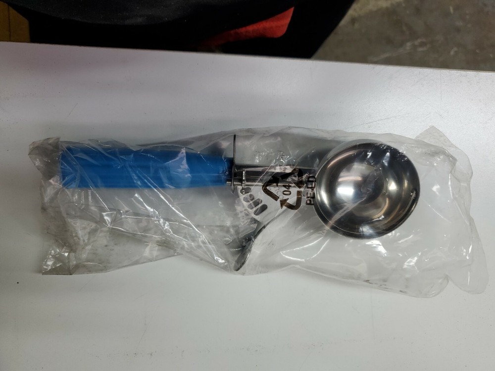 Winco - ICD-16 - 2 3/4 oz Blue Disher No. 16