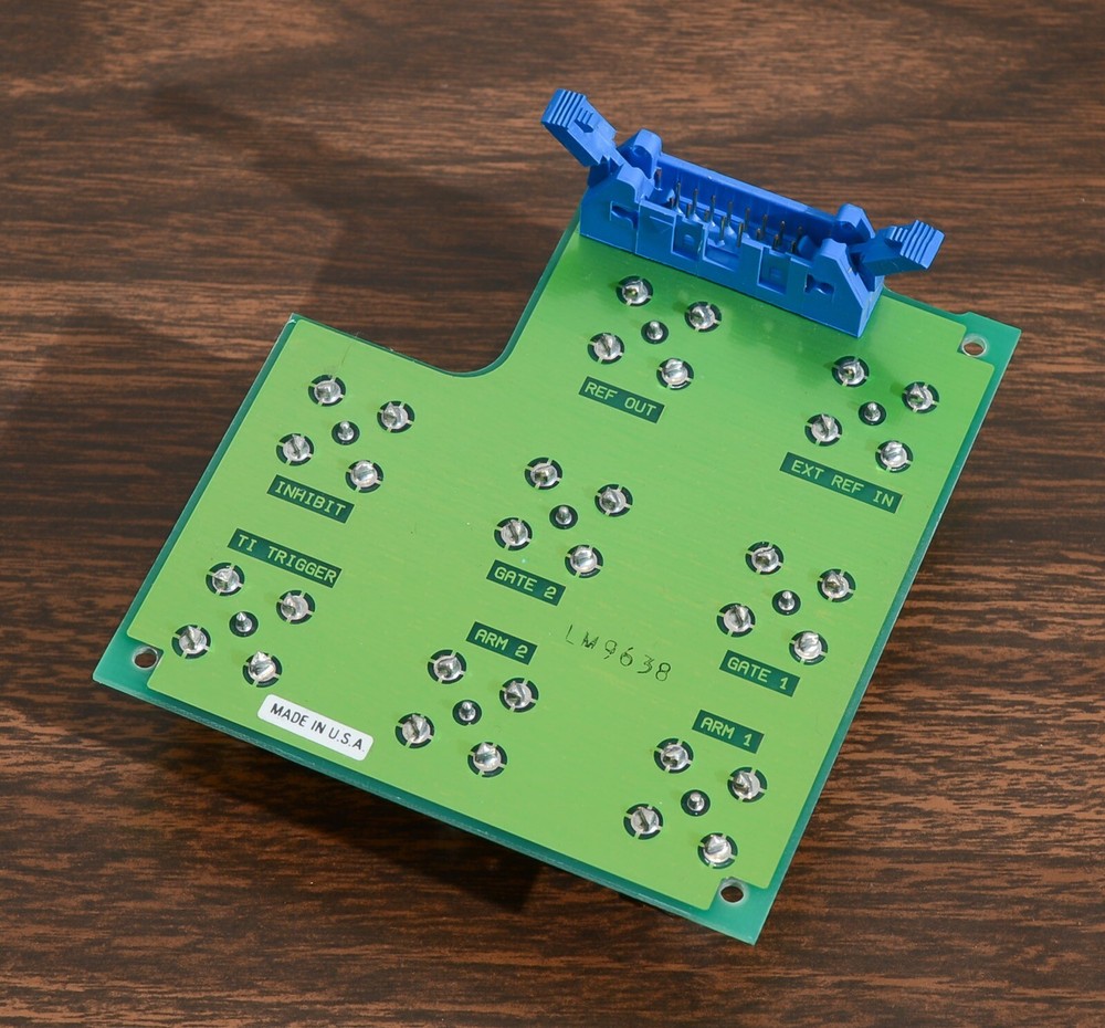 HP 5372A PARTS: REAR PANEL BNC REFERENCE OSCILATOR DISTRIBUTION PC BOARD