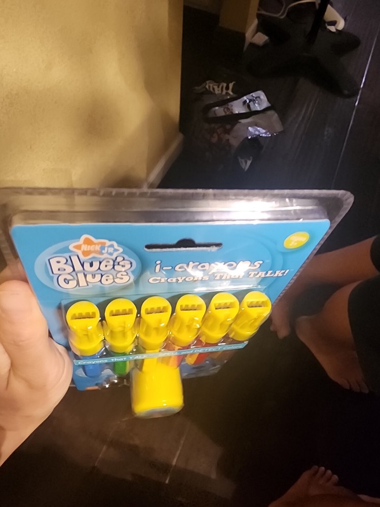 BLUE' CLUES i-crayons that talk