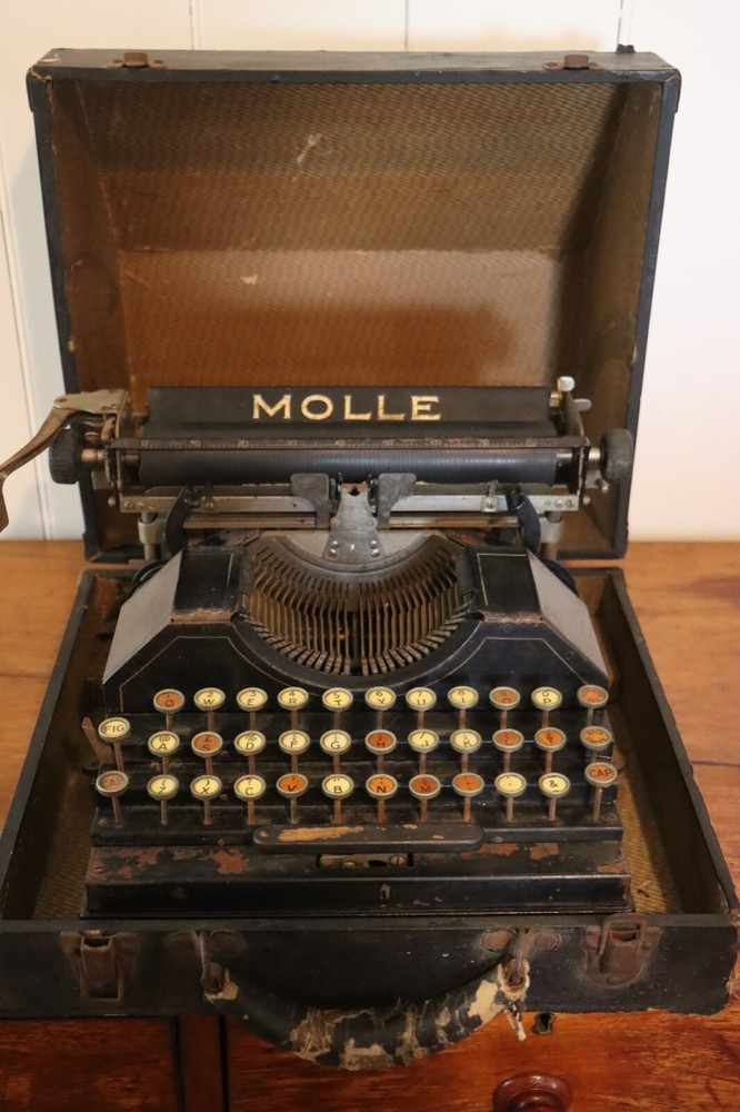 Rare Antique - MOLLE No 3 Typewriter - Highly Collectable