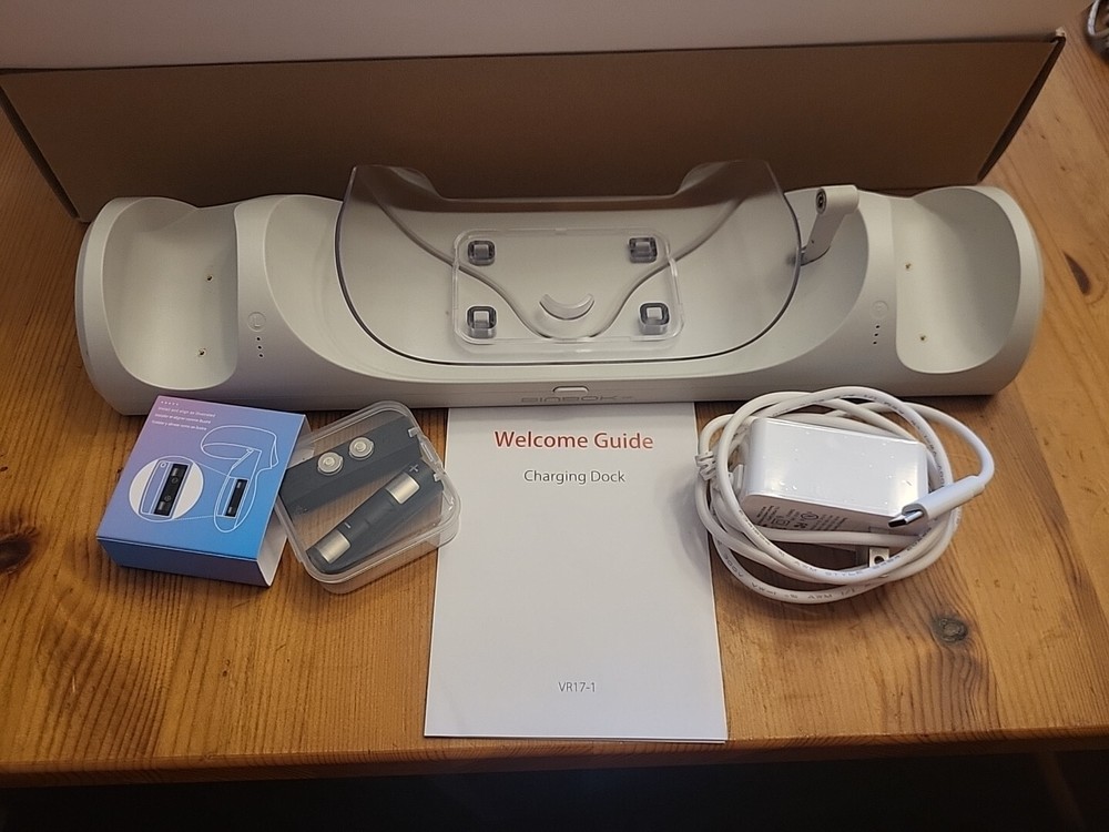 Charging Dock For Oculus Quest 2 VR17-1 White