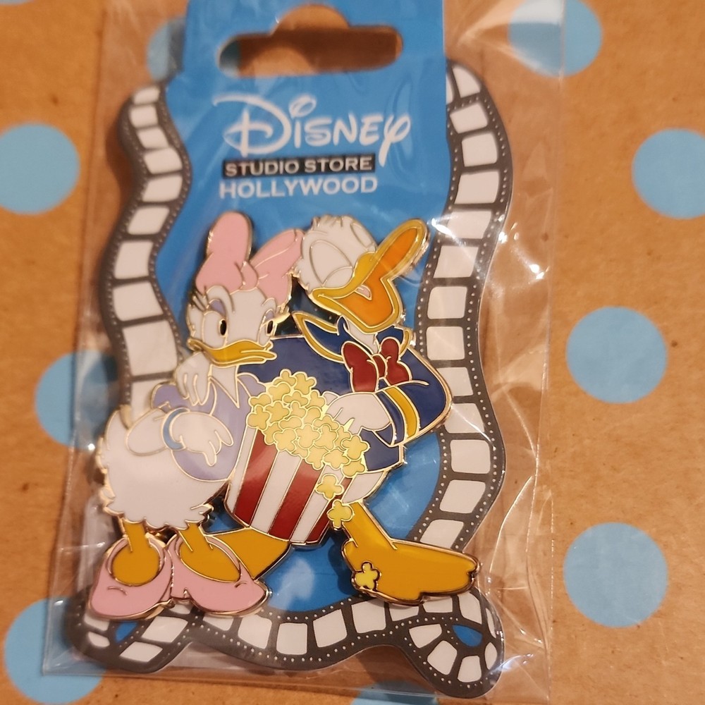 Disney Studio Store Hollywood Donald Duck Single Pin
