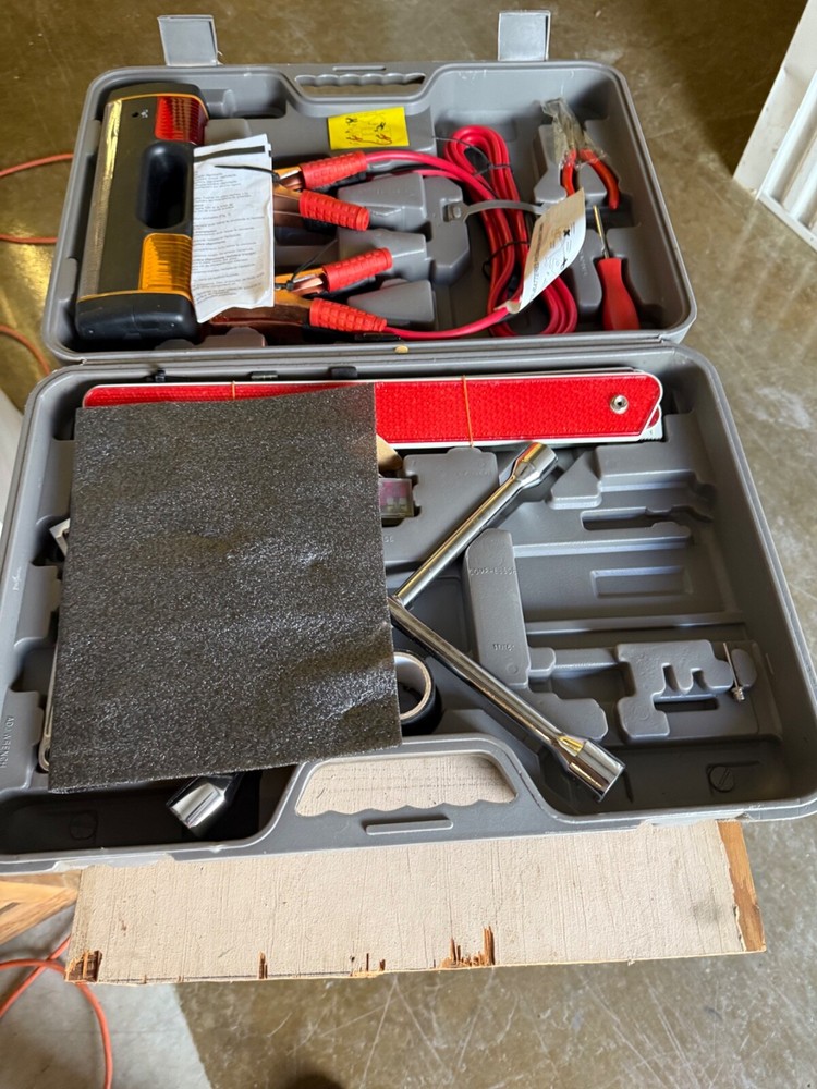 auto emergency toolkit
