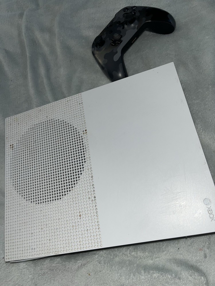 Microsoft Xbox One S White Console with Camouflage Controller, Wi-Fi, HDMI