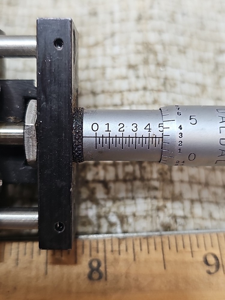 Daedal LINEAR POSITIONER STAGE Starrett Micrometer 1 Axis Ex Condition .5" Range