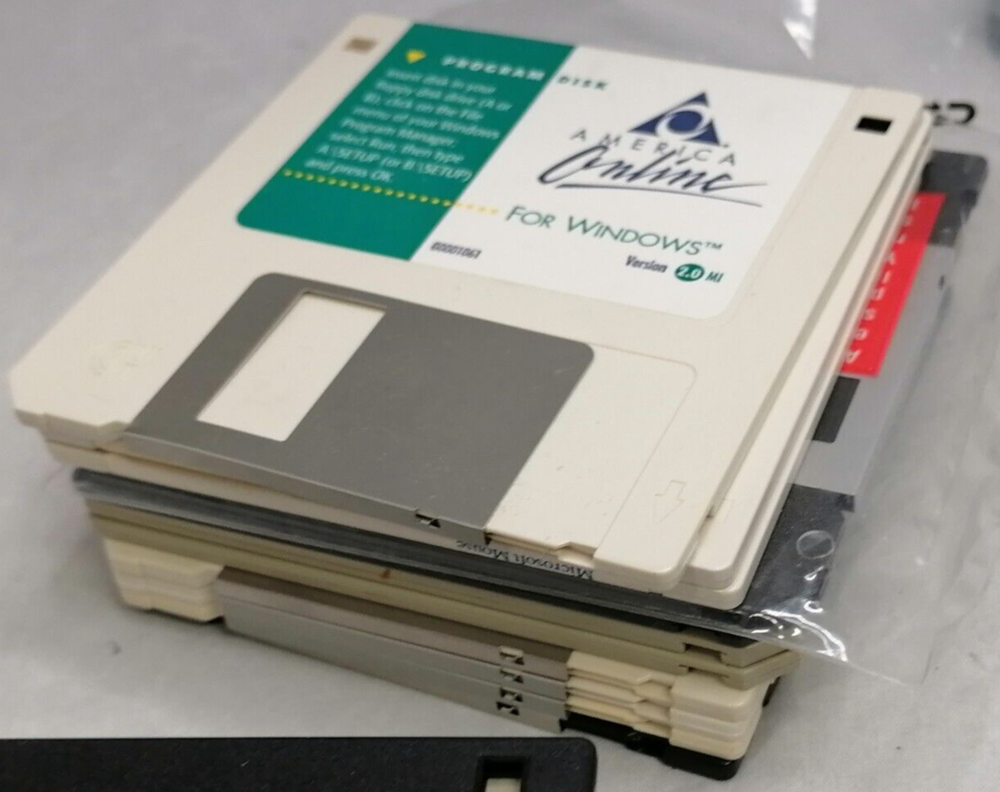 Lot Of 99 Assorted Vintage Floppy Disk Software With Case