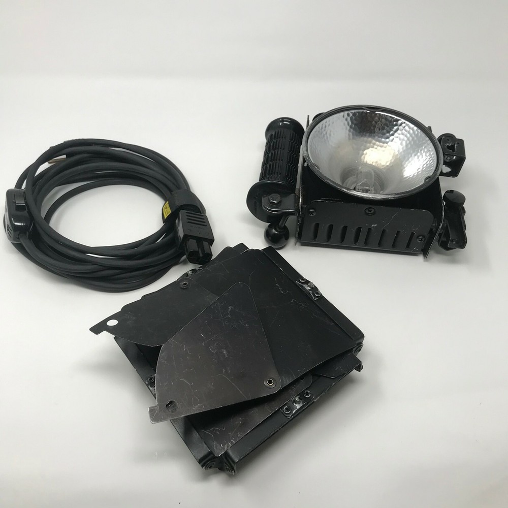 Lowel Omni Light Flood Light with Power Cable and Handle - Tested