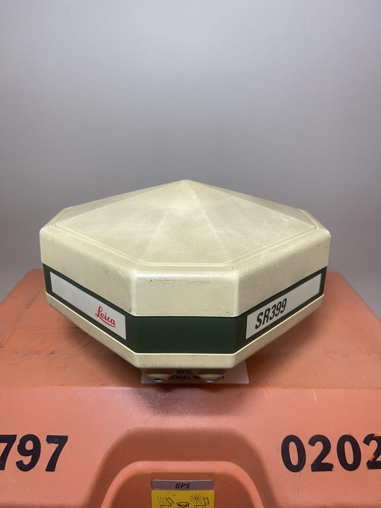 Leica SR399 Receiver + Leica CR344 Rugged Controller + Cables