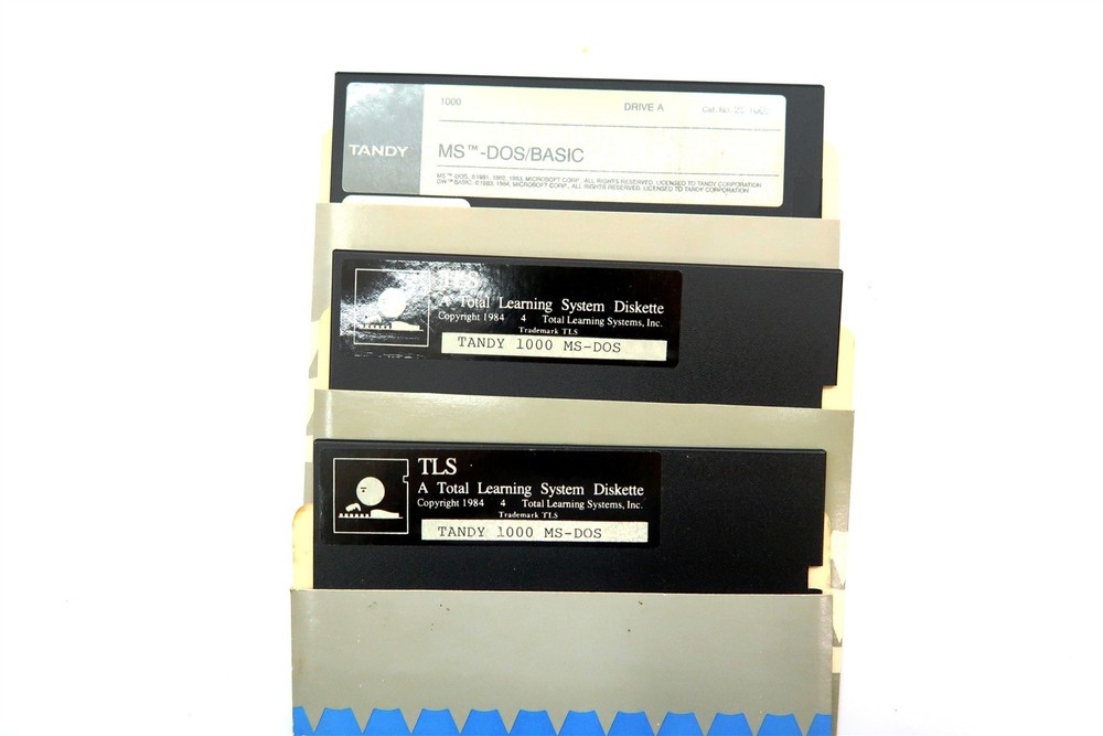 Tandy Computer MS DOS Manual Handbook in Binder Hard Case 25-4103 + Software