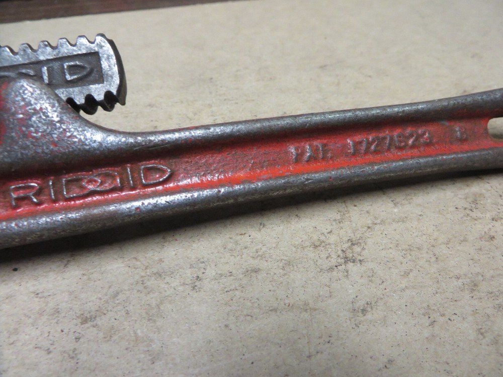 RIGID 8" ADJUSTABLE PIPE WRENCH