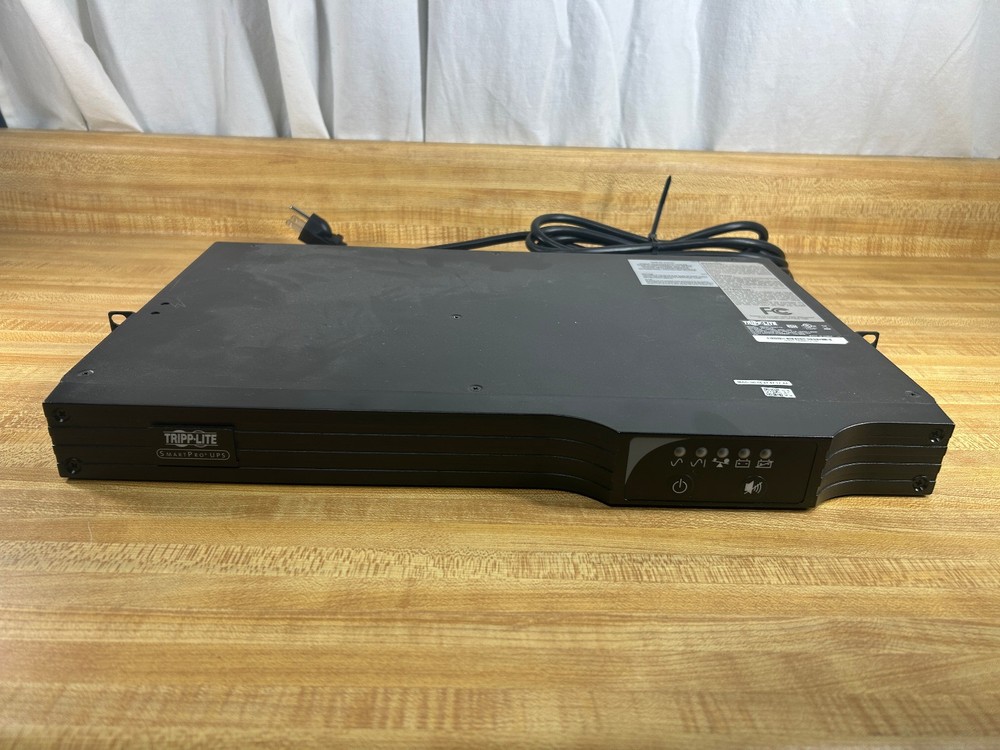 TRIPP LITE SMART500RT1U W/ Batteries