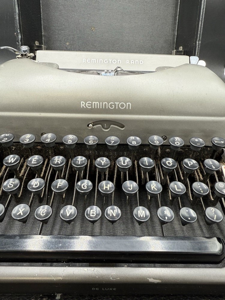 Vintage Remington Rand Deluxe Model 5