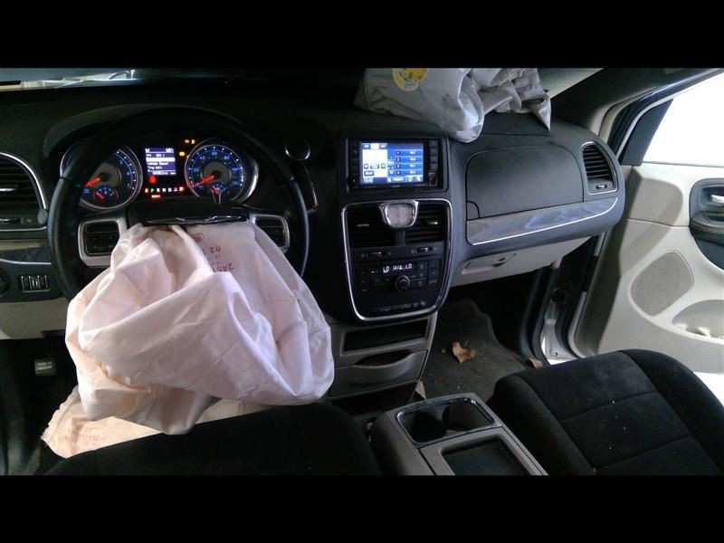 TOWN COUN 2011 Headrest 349870