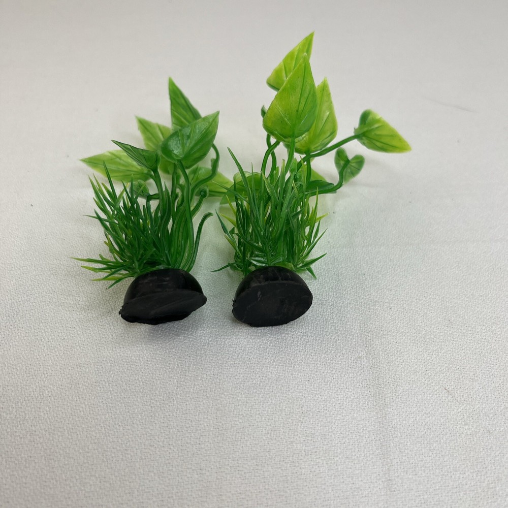 2 PC Xunyee Plastic Aquarium Plants