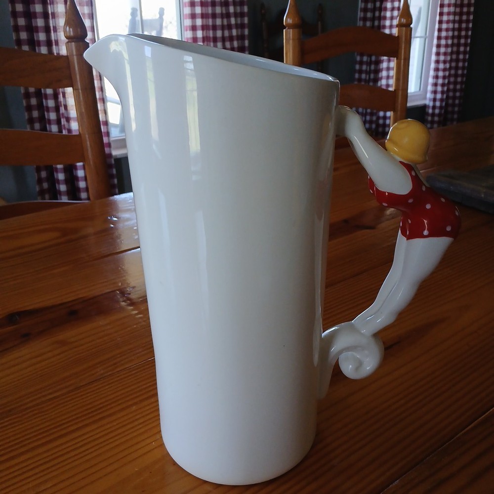 Martini Pitcher Grasslands Road