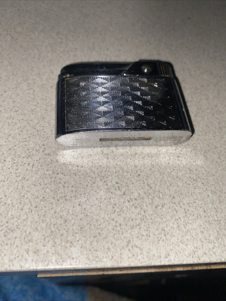 vintage ronson Bently Cigarettes lighter