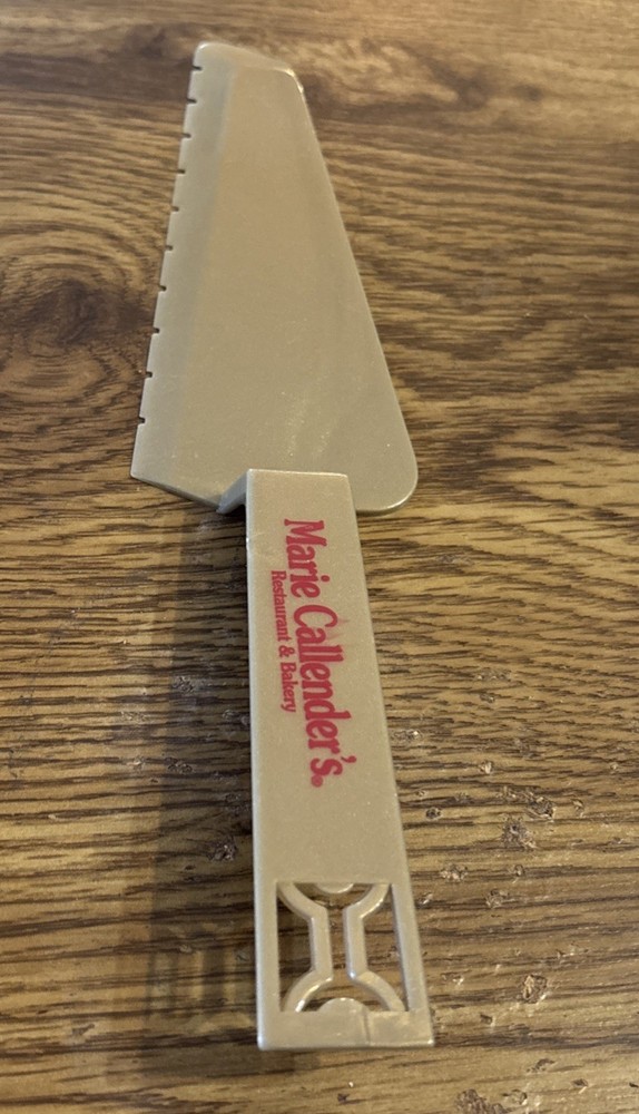 Marie Callender's Pie Slicer Cake Server Plastic 9" tan