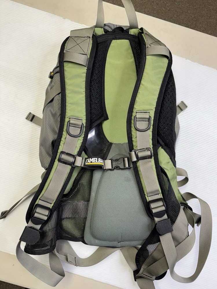 Camelbak Zephyr Gray/Green Hydration Backpack With Bladder