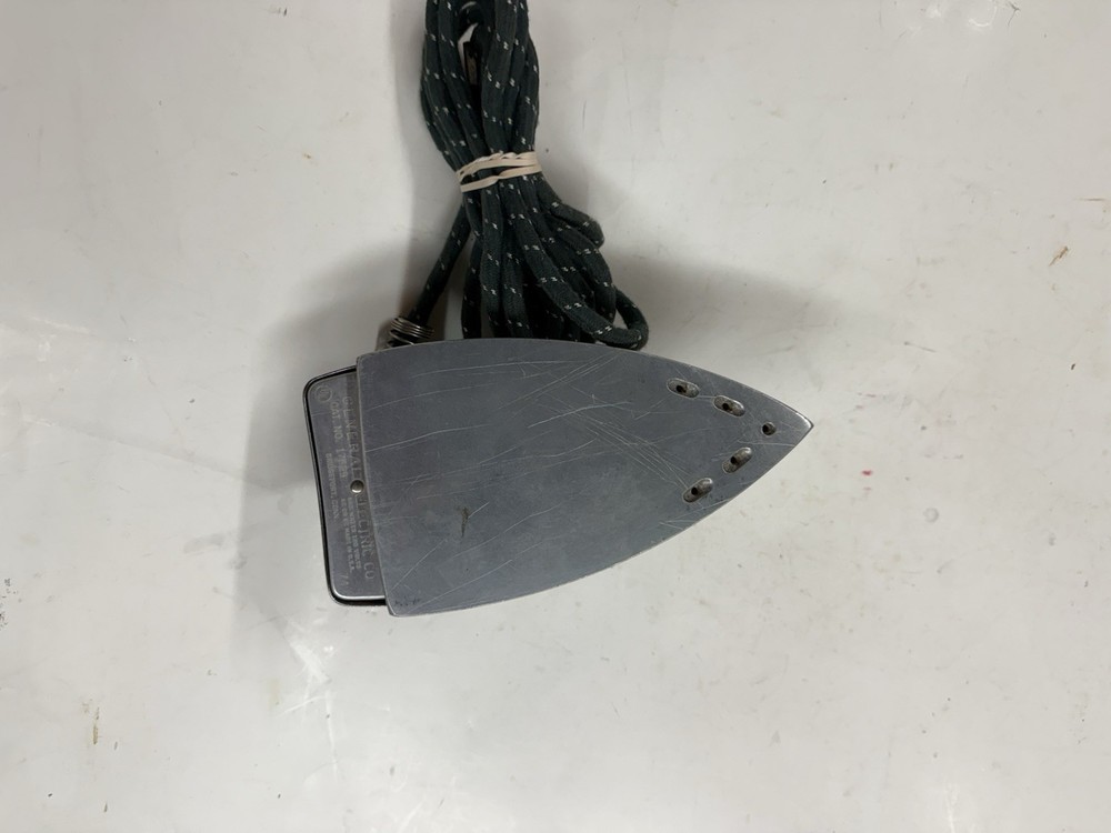 Vintage GE Clothes Iron