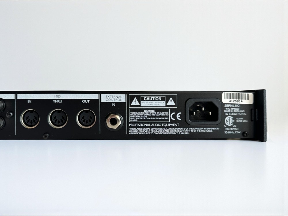 TC Electronic D-Two Multitap Rhythm Delay Rack Effect Processor – Clean & Tested