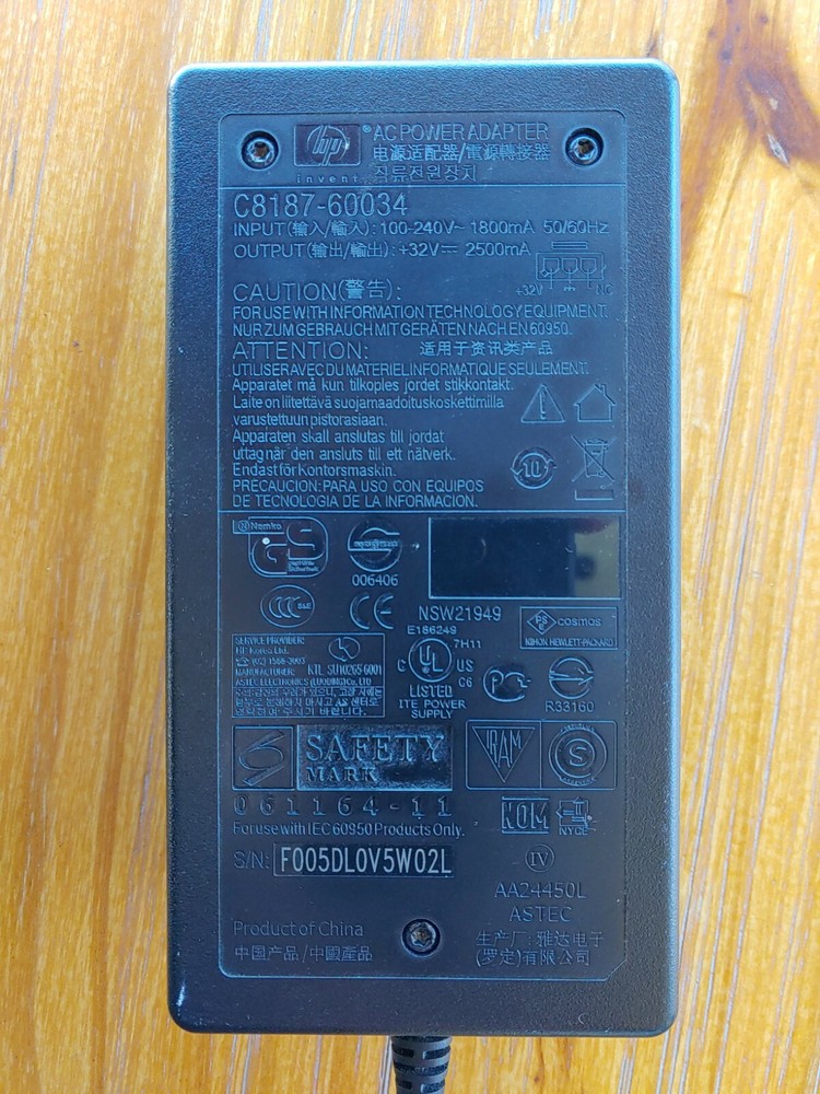 Hewlett Packard C8187-60034 Power Adapter