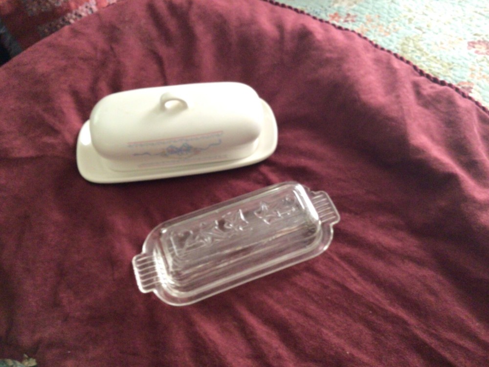Two butter dishes(l oversize)(1regular)