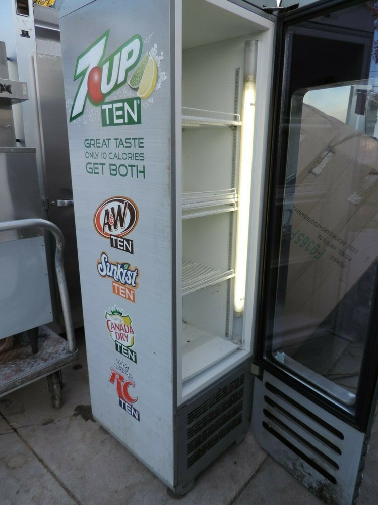GLASS DOOR REFRIGERATED DISPLAY REFER