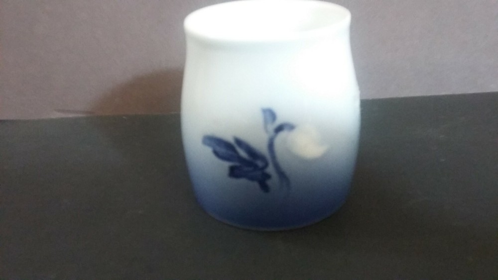 Bing & Grondahl Blue Flower tiny 2 1/8" jar no lid